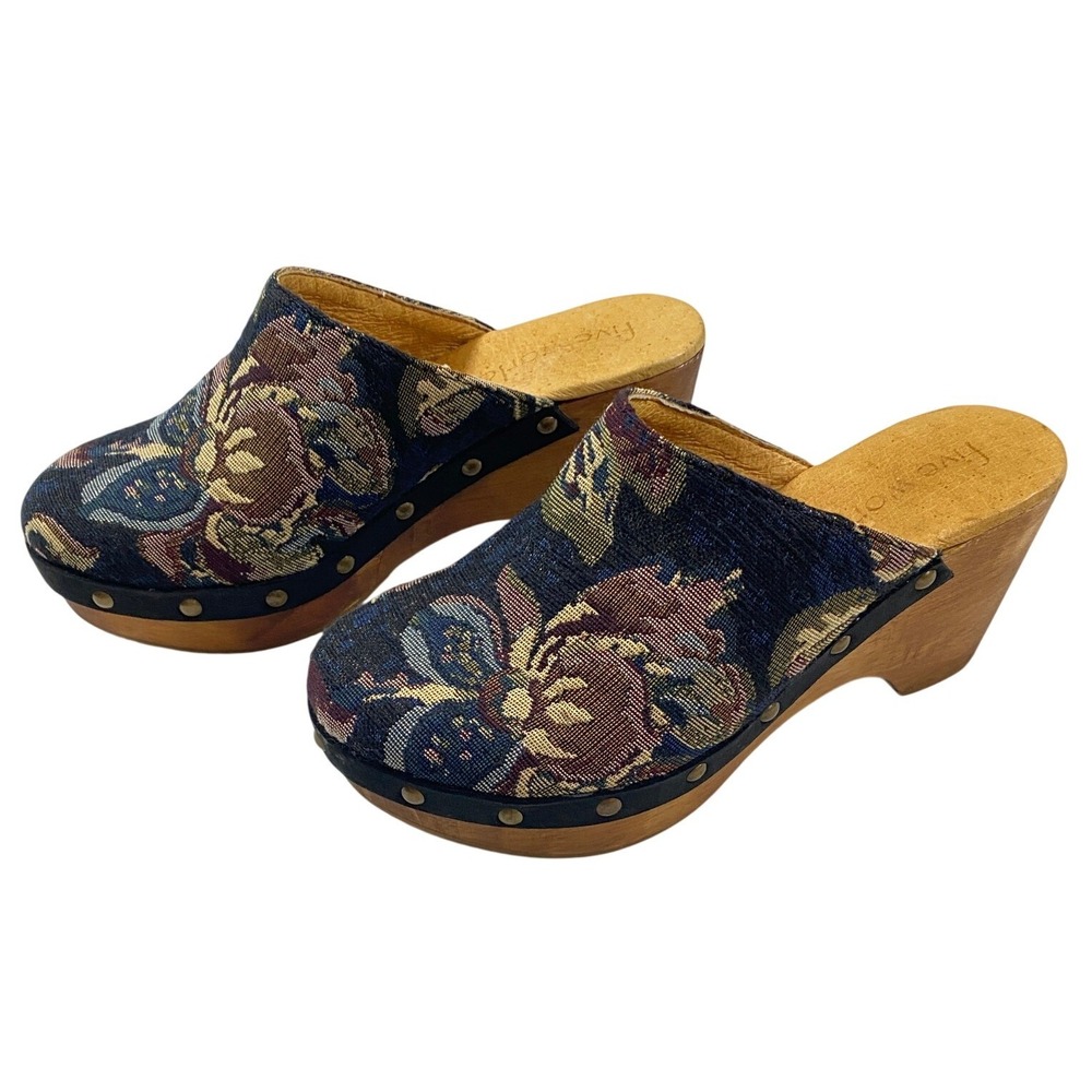 Five Worlds Anthropologie Cordani Floral‎ Tapestry Wooden Platform Clogs Studded